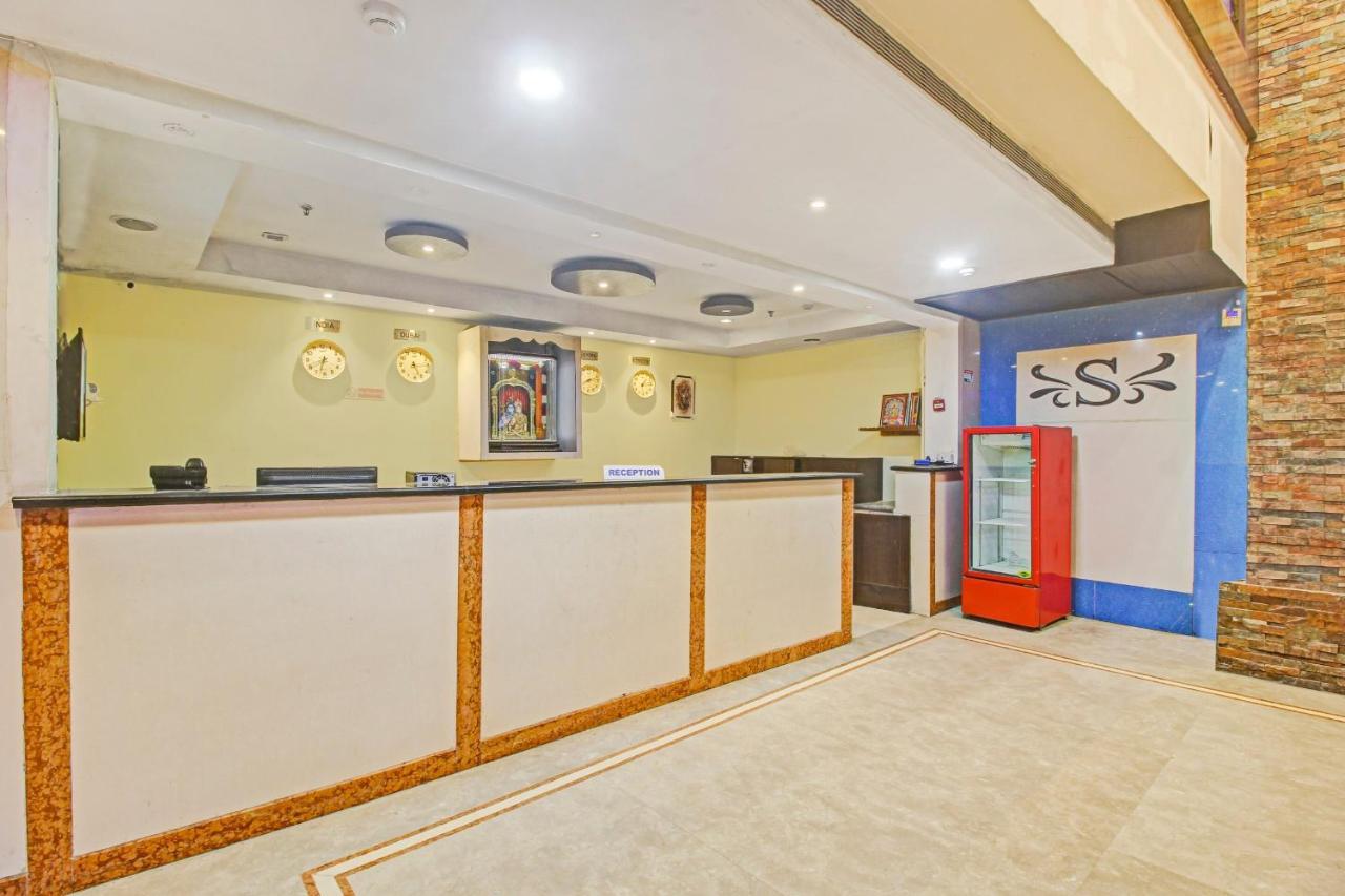 Oyo Townhouse 707 Grand Krishna Hotell Hyderabad Exteriör bild
