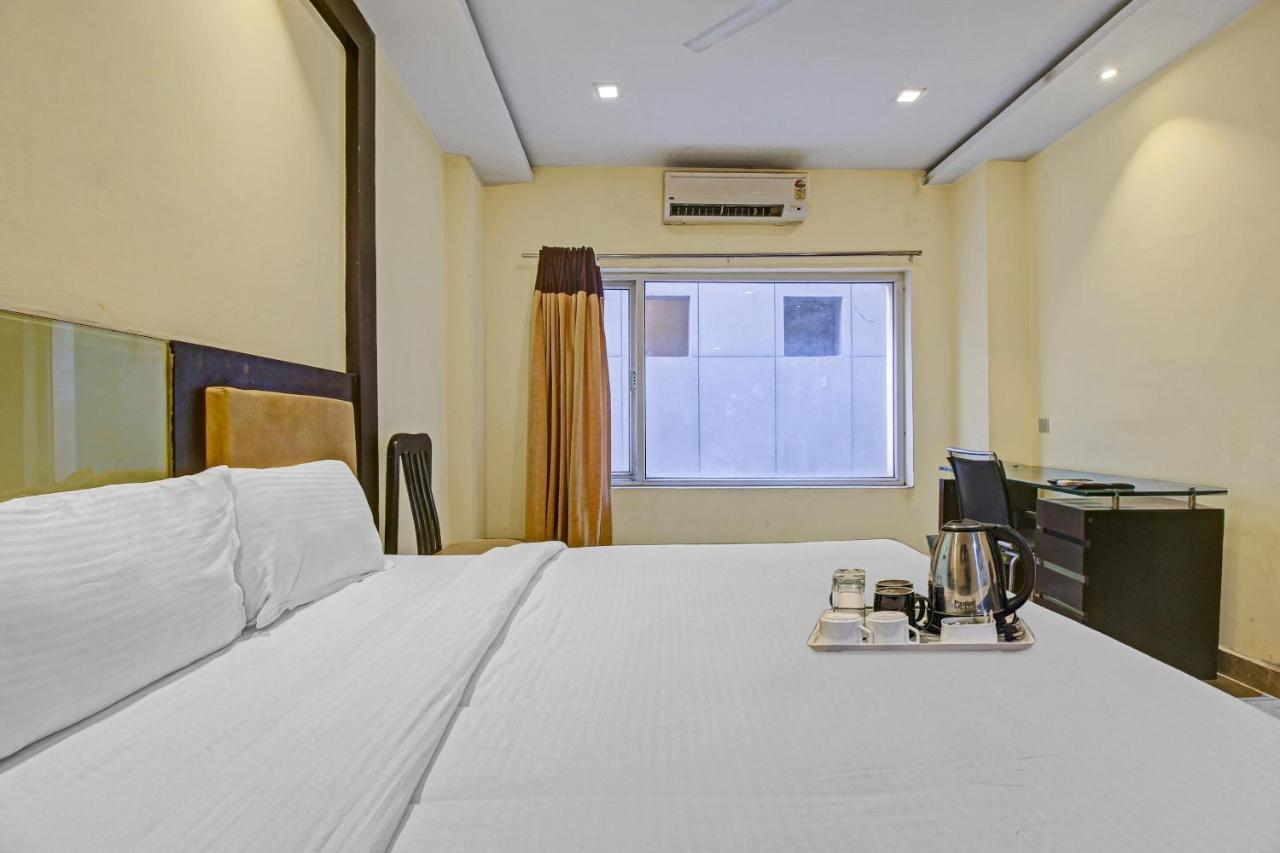 Oyo Townhouse 707 Grand Krishna Hotell Hyderabad Exteriör bild